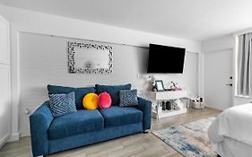 Newly Renovated Oceanfront Studio W/ Balcony - Daytona Beach