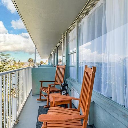 Newly Renovated Oceanfront Studio W/ Balcony - Daytona Beach Apartment Exterior photo