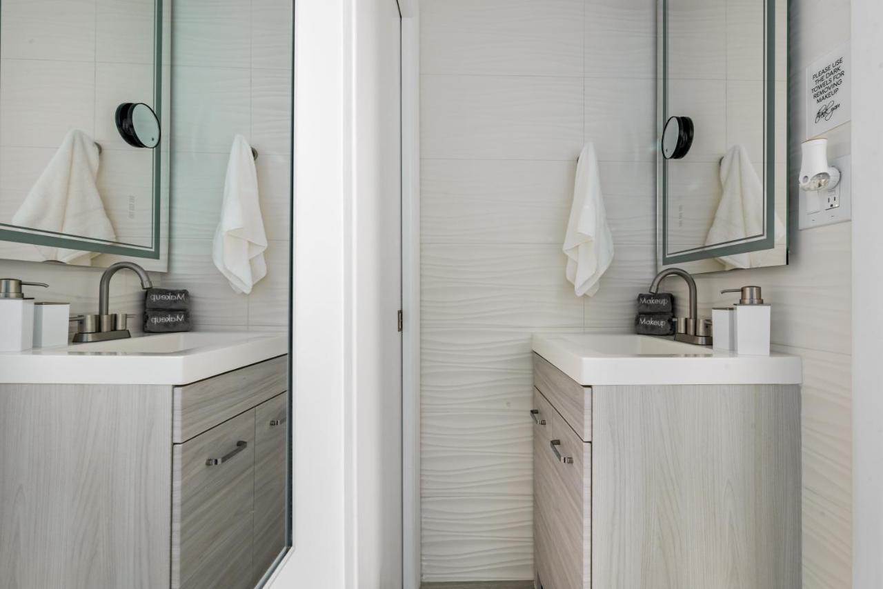 Newly Renovated Oceanfront Studio W/ Balcony - Daytona Beach Apartment Exterior photo