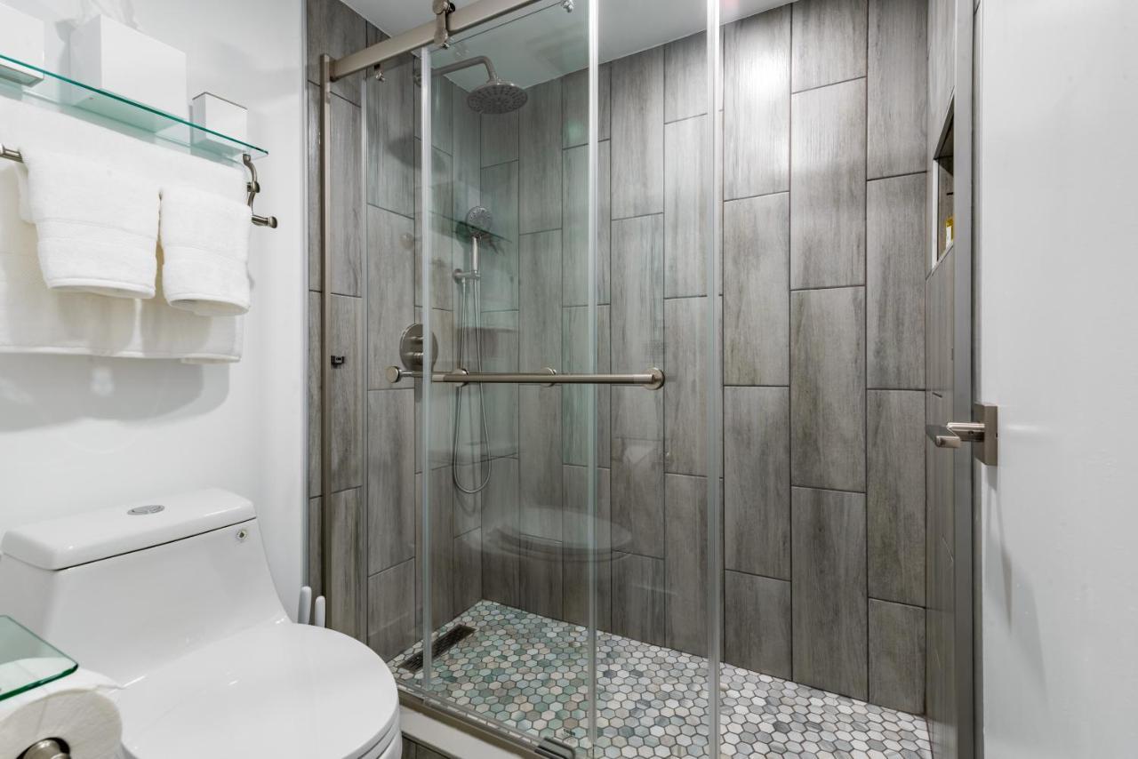 Newly Renovated Oceanfront Studio W/ Balcony - Daytona Beach Apartment Exterior photo